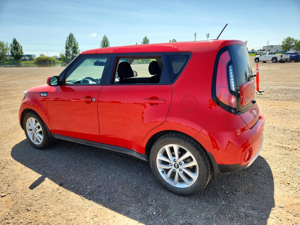 2017 Kia Soul მანქანა იყიდება აუქციონზე, vin: KNDJP3A56H7878613, აუქციონის ნომერი: 60880376