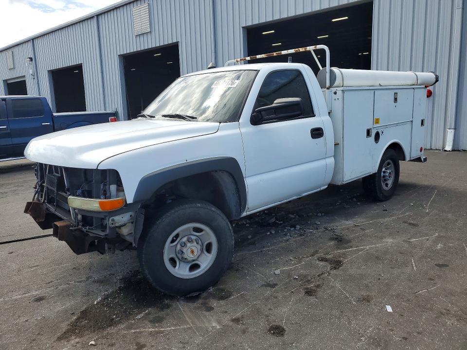 2001 Chevrolet Silverado მანქანა იყიდება აუქციონზე, vin: 1GBHC24U01E210853, აუქციონის ნომერი: 60421176