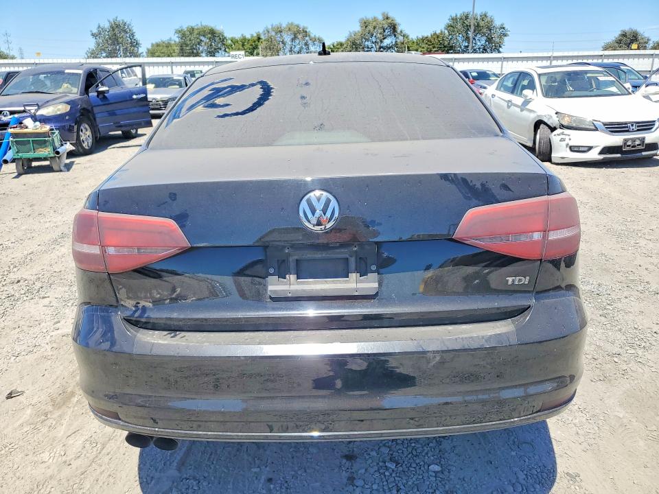 62702466 :رقم المزاد ، 3VW3A7AJ9FM414889 vin ، 2015 Volkswagen Jetta مزاد بيع