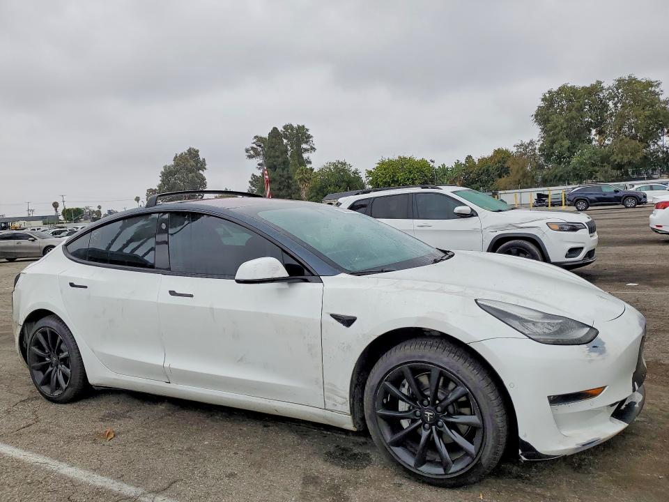 Продажа на аукционе авто 2018 Tesla Model 3, vin: 5YJ3E1EA8JF005813, номер лота: 59850426