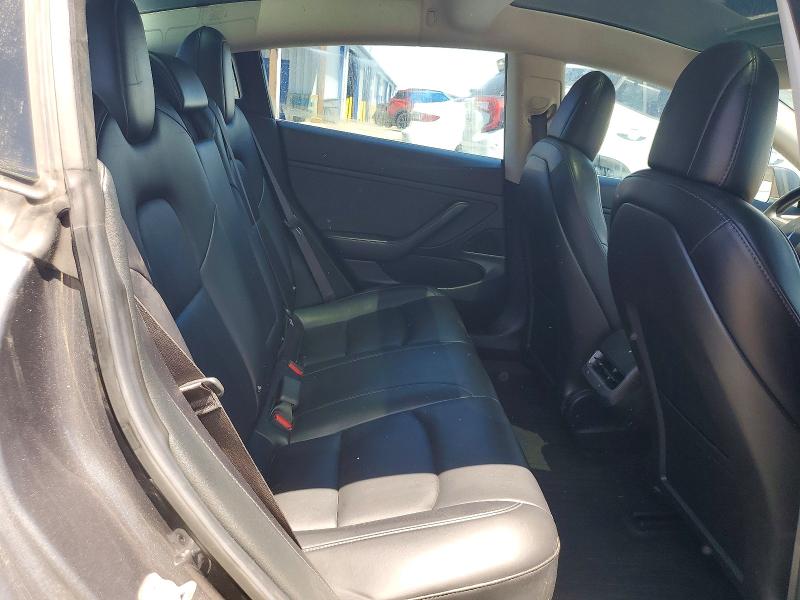 61200686 :رقم المزاد ، 5YJ3E1EB0JF066081 vin ، 2018 Tesla Model 3 مزاد بيع