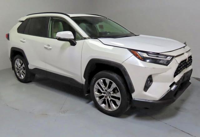 Auction sale of the 2022 Toyota Rav4, vin: JTMA1RFV6NJ040237, lot number: 62327036