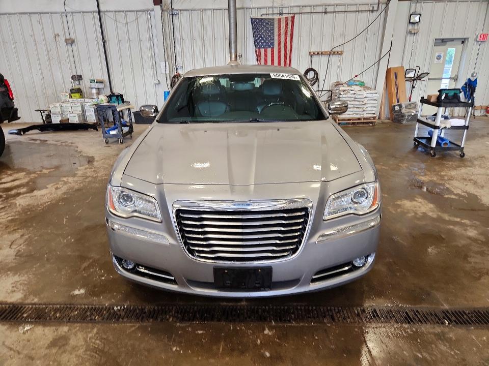 2014 Chrysler 300c მანქანა იყიდება აუქციონზე, vin: 2C3CCAKG7EH260441, აუქციონის ნომერი: 60041436