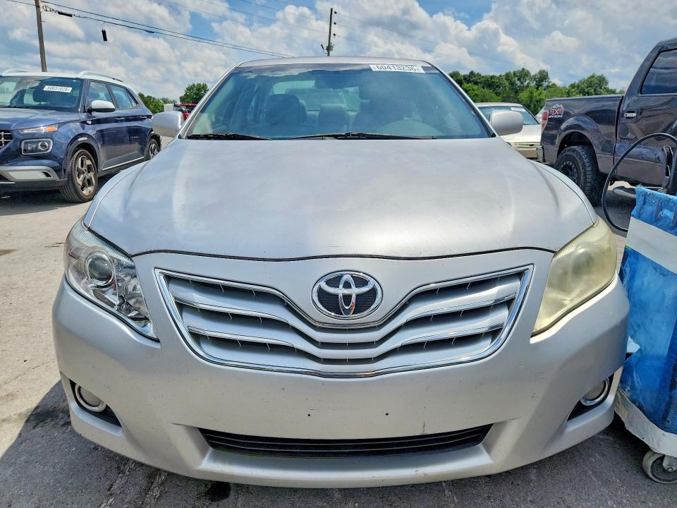 60413236 :رقم المزاد ، 4T1BK3EK6BU118124 vin ، 2011 Toyota Camry مزاد بيع
