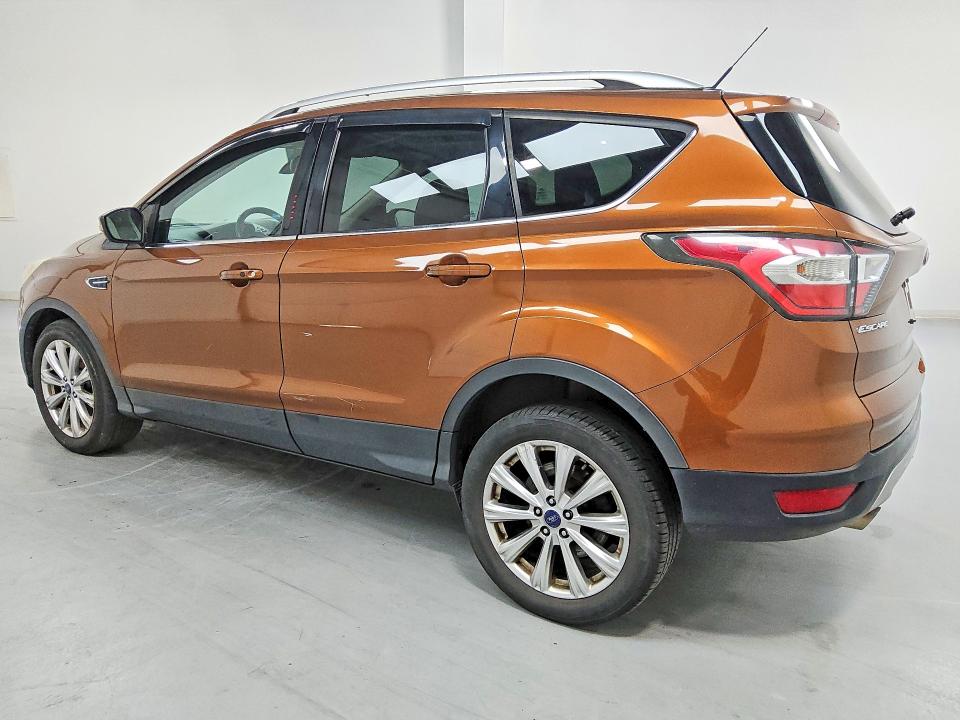 61980706 :رقم المزاد ، 1FMCU9J93HUA56629 vin ، 2017 Ford Escape مزاد بيع