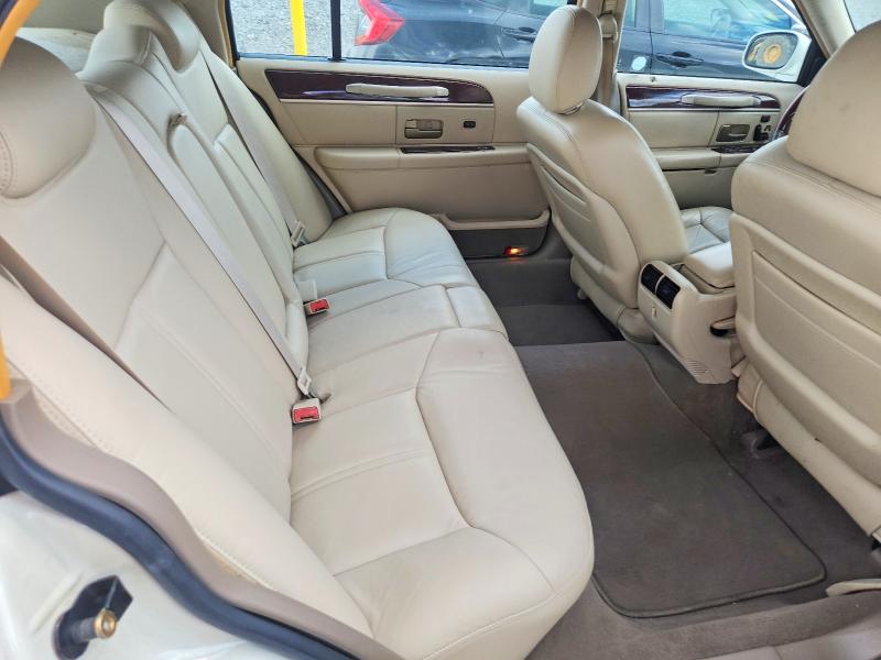Продаж на аукціоні авто 2004 Lincoln Town Car, vin: 1LNHM85W54Y682640, номер лоту: 61781216