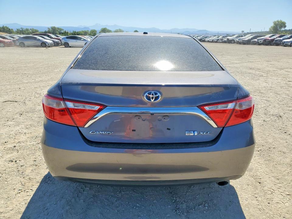 85982655 :رقم المزاد ، 4T1BD1FK2FU145582 vin ، 2015 Toyota Camry Hybrid مزاد بيع