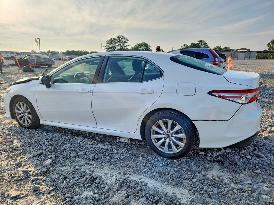 63127256 :رقم المزاد ، 4T1B11HK0KU203673 vin ، 2019 Toyota Camry مزاد بيع