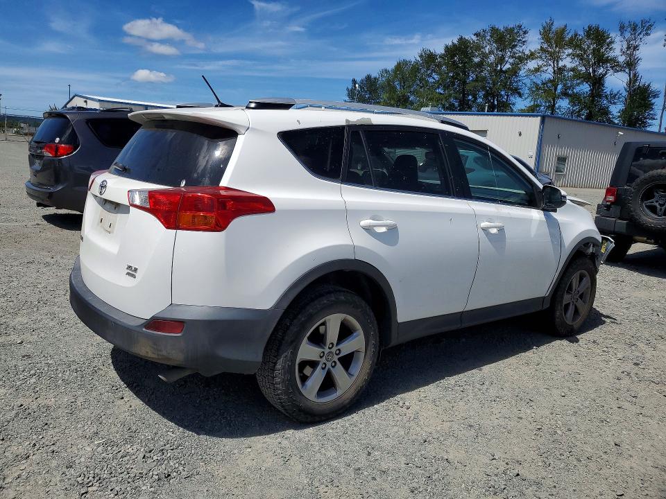62655666 :رقم المزاد ، 2T3RFREV0FW242404 vin ، 2015 Toyota Rav4 مزاد بيع