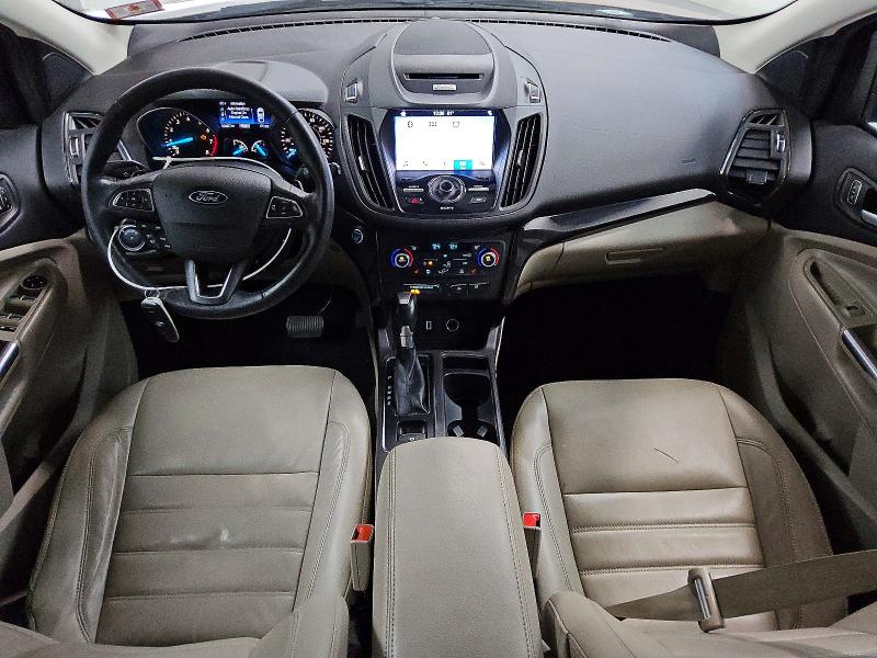 61980706 :رقم المزاد ، 1FMCU9J93HUA56629 vin ، 2017 Ford Escape مزاد بيع