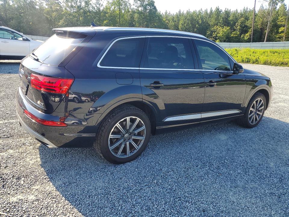 Продаж на аукціоні авто 2017 Audi Q7, vin: WA1VAAF72HD012419, номер лоту: 61522296