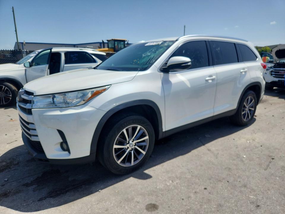 2019 Toyota Highlander მანქანა იყიდება აუქციონზე, vin: 5TDKZRFH0KS342774, აუქციონის ნომერი: 60767966
