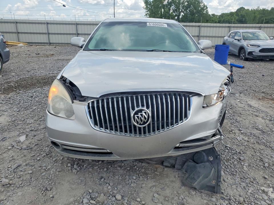 61606686 :رقم المزاد ، 1G4HC5EM2AU122545 vin ، 2010 Buick Lucerne مزاد بيع