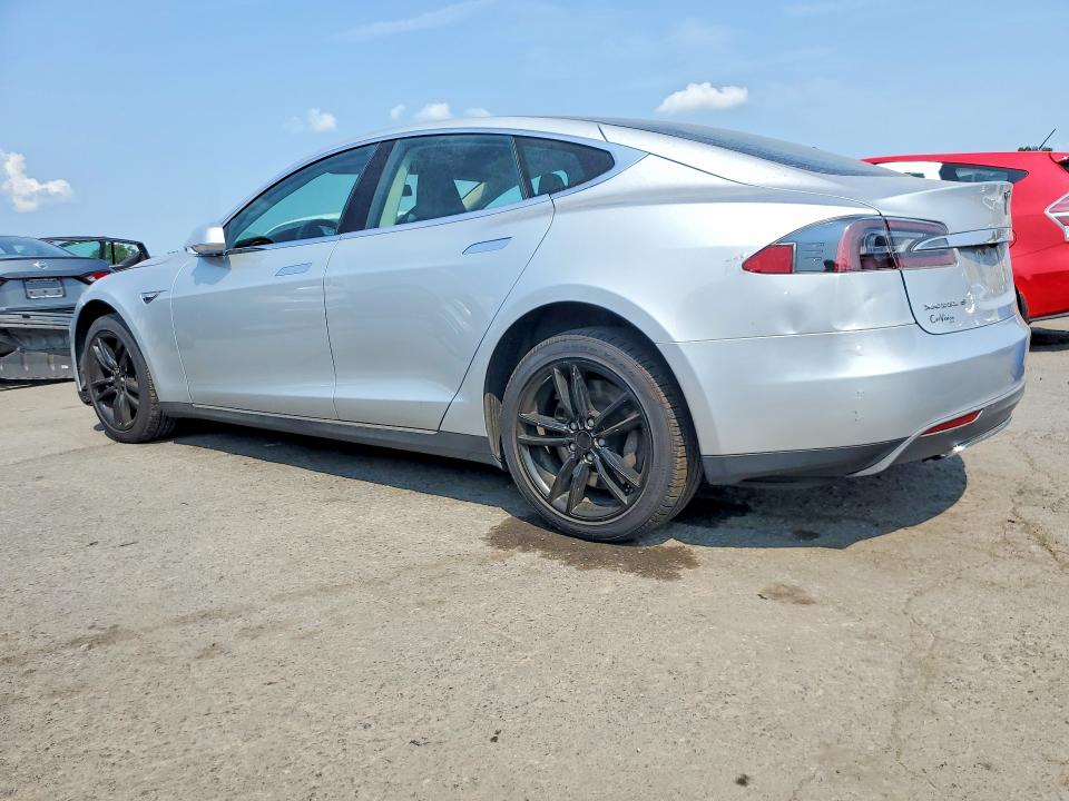 2013 Tesla Model S მანქანა იყიდება აუქციონზე, vin: 5YJSA1DN0DFP18656, აუქციონის ნომერი: 62527376