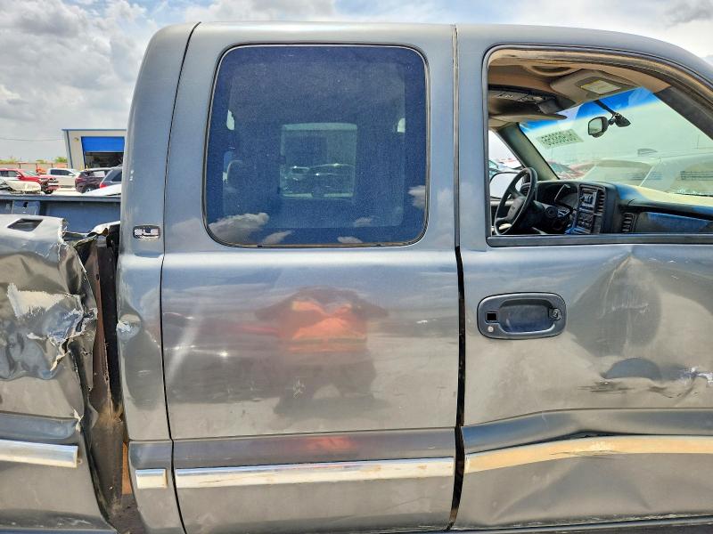 60968856 :رقم المزاد ، 1GTHC29U51E330958 vin ، 2001 Gmc Sierra مزاد بيع
