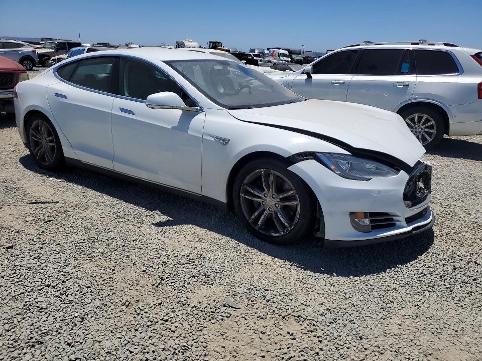 53543606 :رقم المزاد ، 5YJSA1H19EFP49994 vin ، 2014 Tesla Model S مزاد بيع
