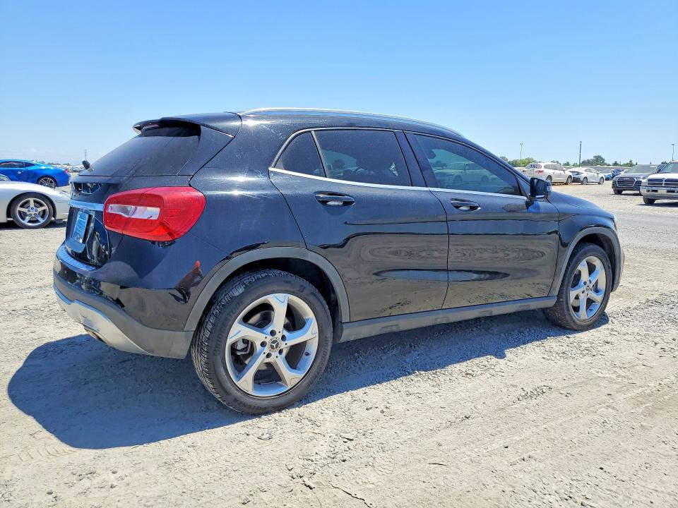 61445886 :رقم المزاد ، WDCTG4EB3JJ466151 vin ، 2018 Mercedes-benz Gla 250 مزاد بيع