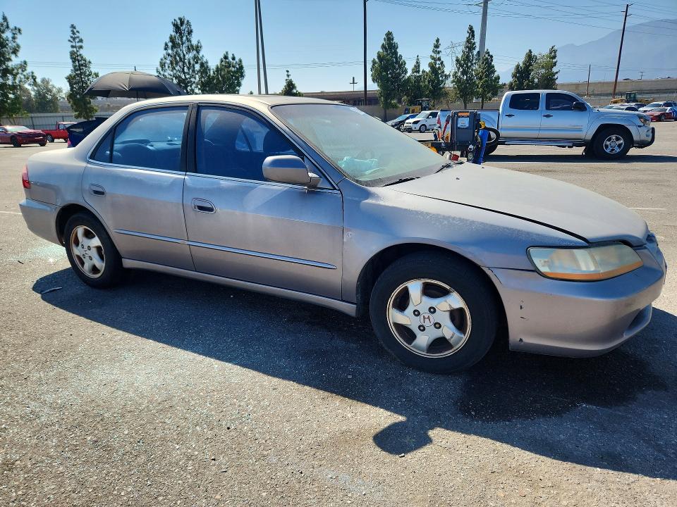 Продажа на аукционе авто 2000 Honda Accord, vin: 1HGCG6672YA077587, номер лота: 61920886