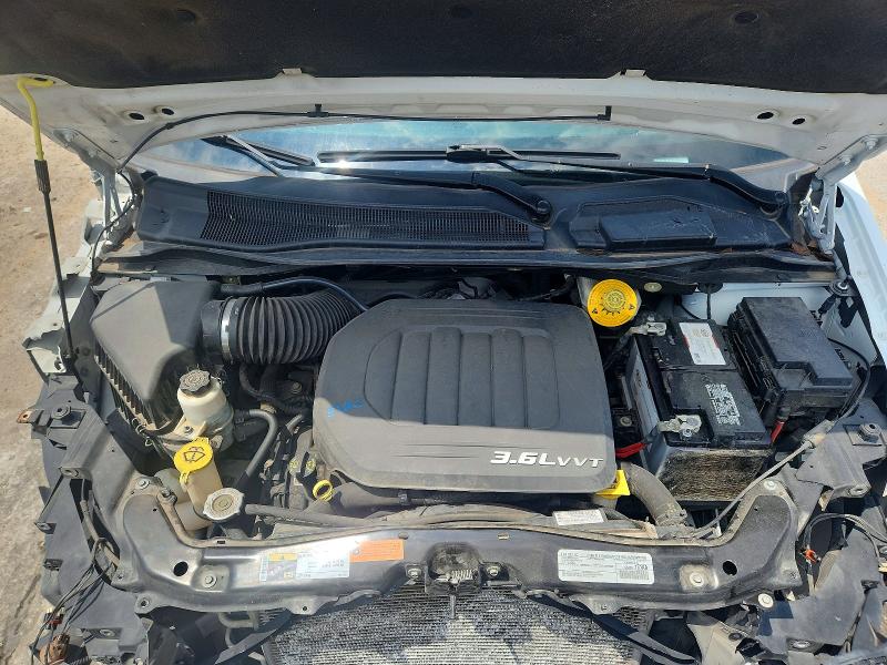 60663526 :رقم المزاد ، 2C4RDGEG3JR222307 vin ، 2018 Dodge Grand Caravan مزاد بيع