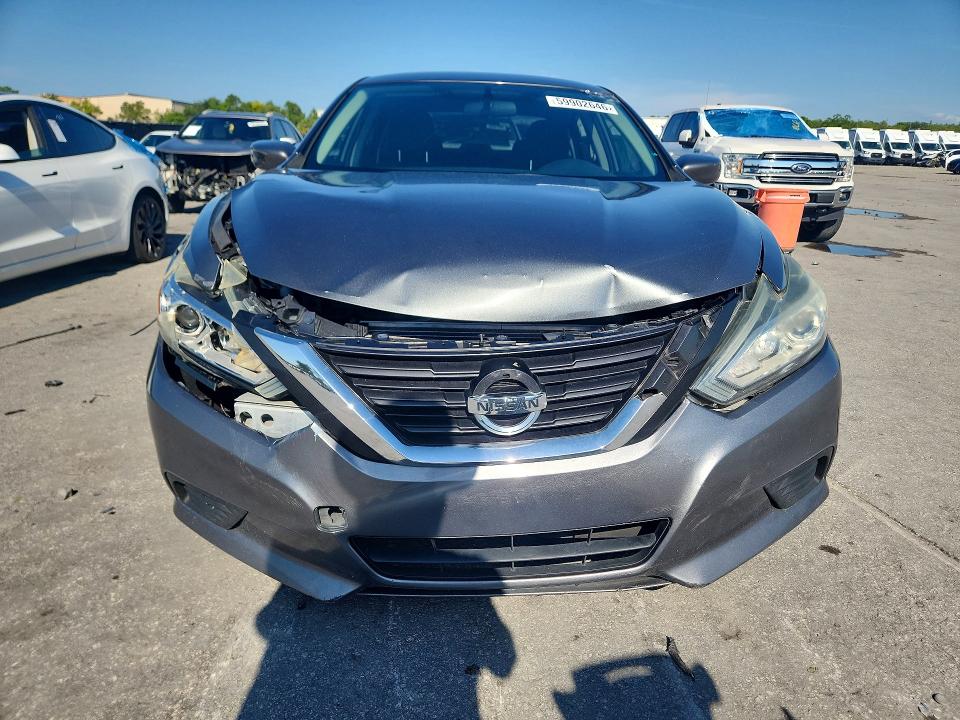 2017 Nissan Altima მანქანა იყიდება აუქციონზე, vin: 1N4AL3AP8HC495847, აუქციონის ნომერი: 59902646
