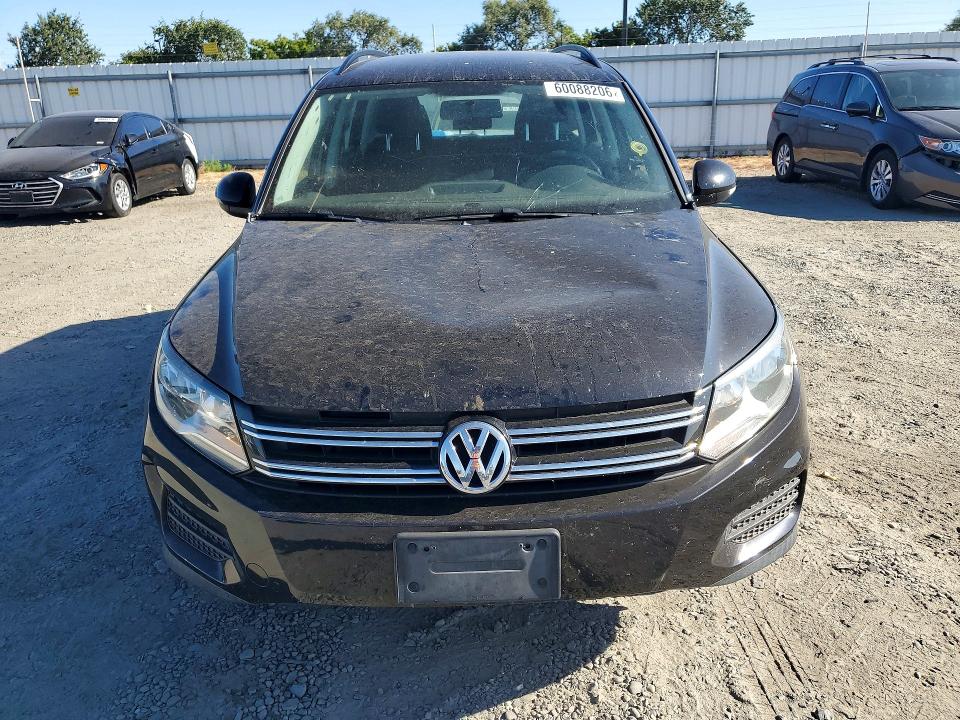 2017 Volkswagen Tiguan მანქანა იყიდება აუქციონზე, vin: WVGAV7AX4HK044069, აუქციონის ნომერი: 60088206