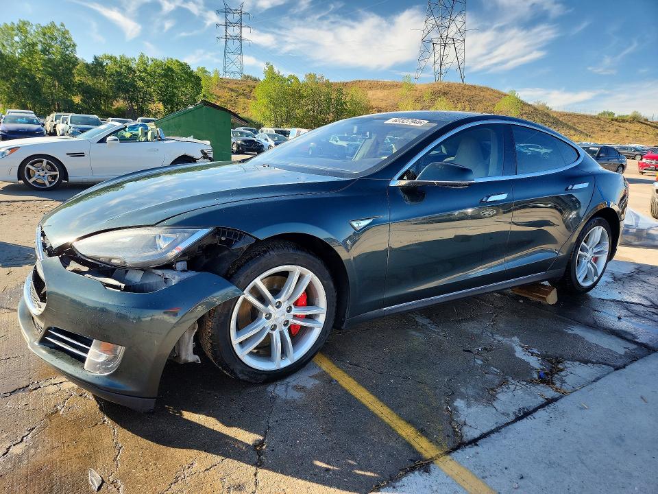 Продажа на аукционе авто 2014 Tesla Model S, vin: 5YJSA1H16EFP32943, номер лота: 62327946