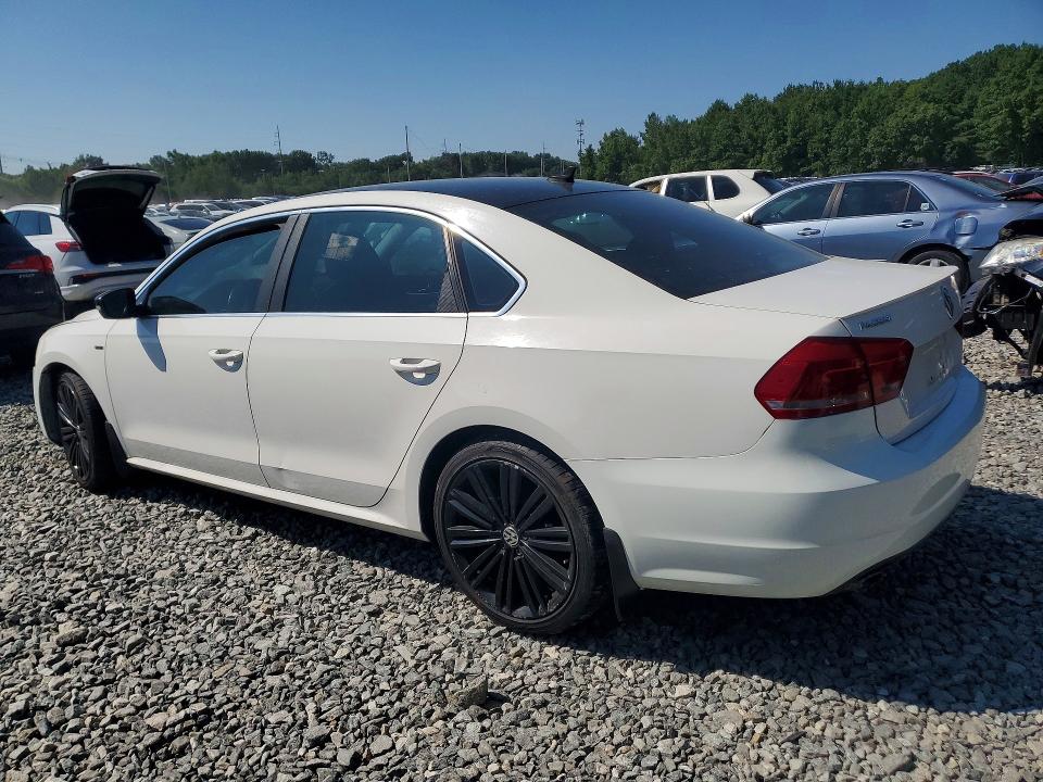 2015 Volkswagen Passat მანქანა იყიდება აუქციონზე, vin: 1VWBT7A34FC031628, აუქციონის ნომერი: 61017306