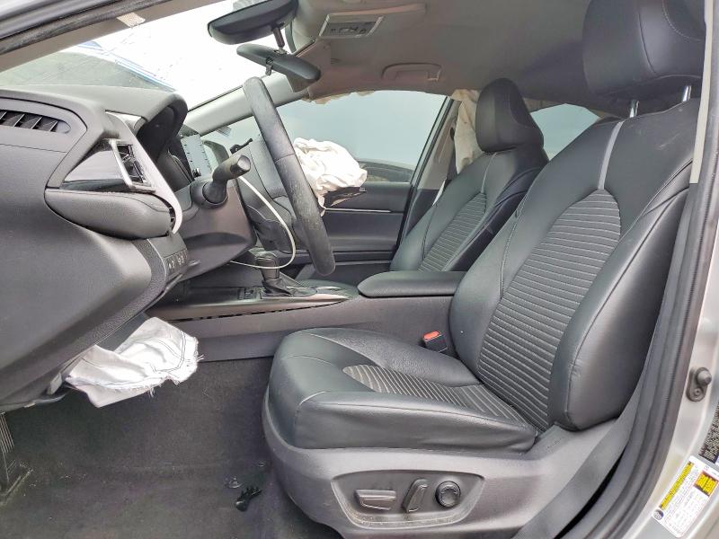 61491006 :رقم المزاد ، 4T1G11AK2MU561263 vin ، 2021 Toyota Camry مزاد بيع