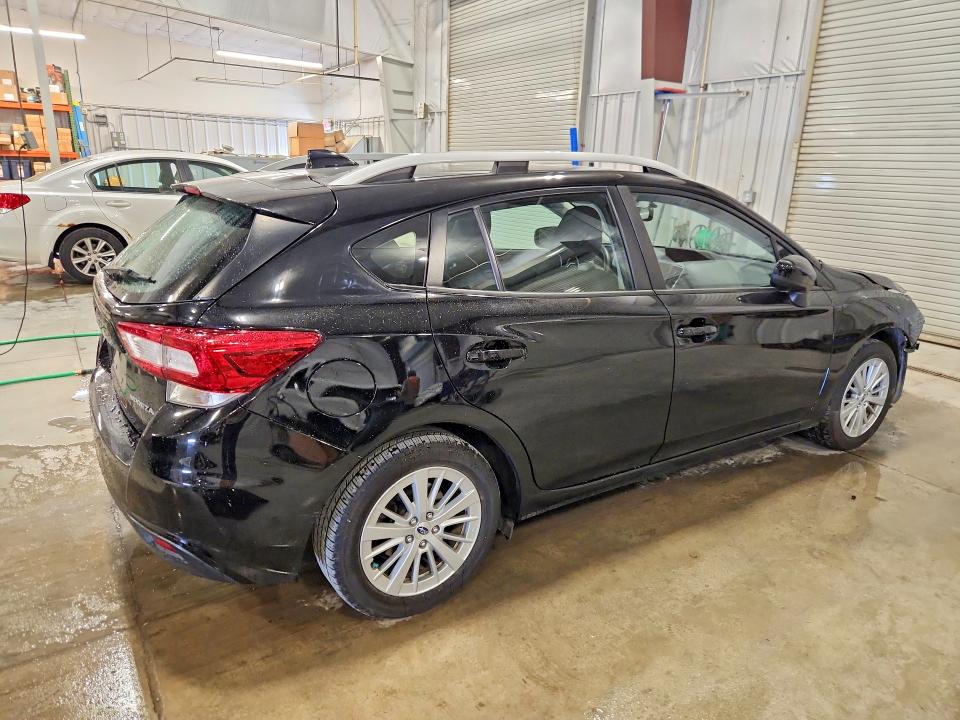 62483646 :رقم المزاد ، 4S3GTAB69J3742359 vin ، 2018 Subaru Impreza مزاد بيع