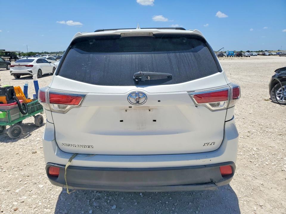 60512866 :رقم المزاد ، 5TDKKRFHXFS113545 vin ، 2015 Toyota Highlander مزاد بيع