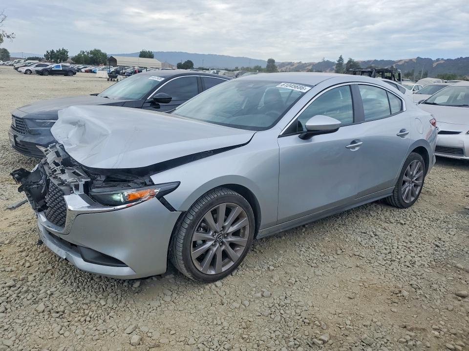 Продажа на аукционе авто 2021 Mazda 3, vin: JM1BPBBL4M1327637, номер лота: 61045686