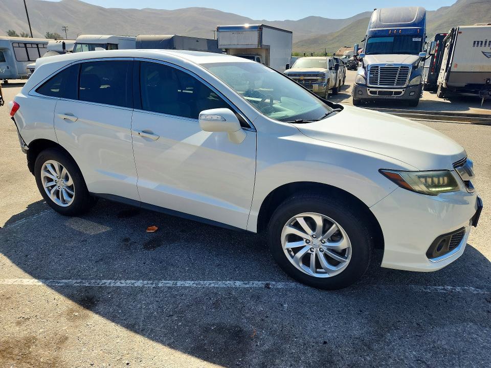 60642756 :رقم المزاد ، 5J8TB3H38HL003151 vin ، 2017 Acura Rdx مزاد بيع