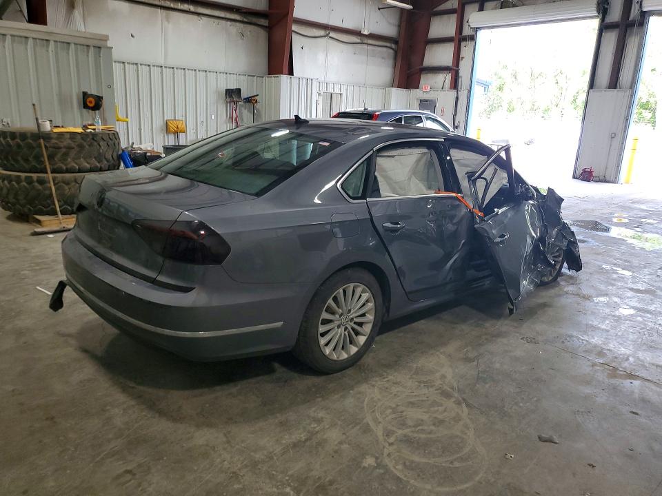 60132596 :رقم المزاد ، 1VWBT7A34HC076345 vin ، 2017 Volkswagen Passat مزاد بيع