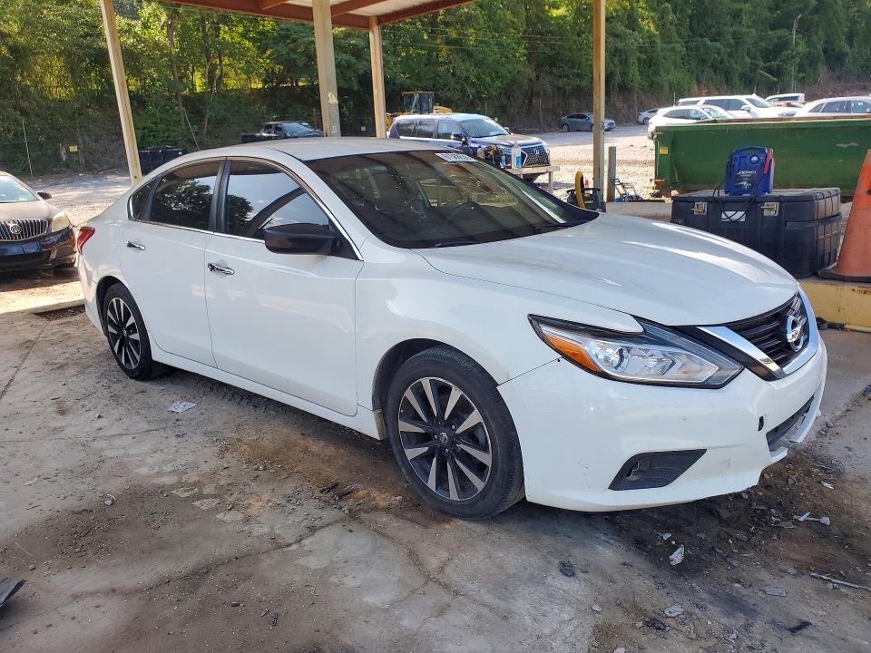 Продажа на аукционе авто 2018 Nissan Altima, vin: 1N4AL3AP1JC266559, номер лота: 61588636
