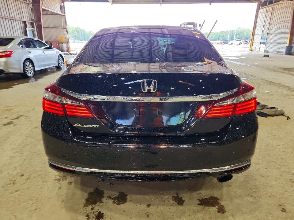 60242276 :رقم المزاد ، 1HGCR2F31HA260561 vin ، 2017 Honda Accord مزاد بيع