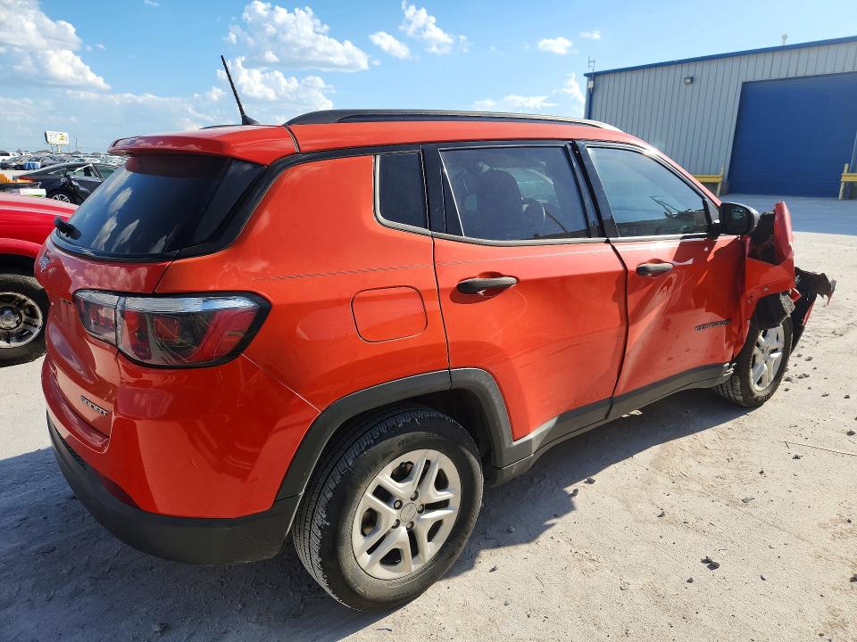 60492076 :رقم المزاد ، 3C4NJCAB2JT140026 vin ، 2018 Jeep Compass مزاد بيع