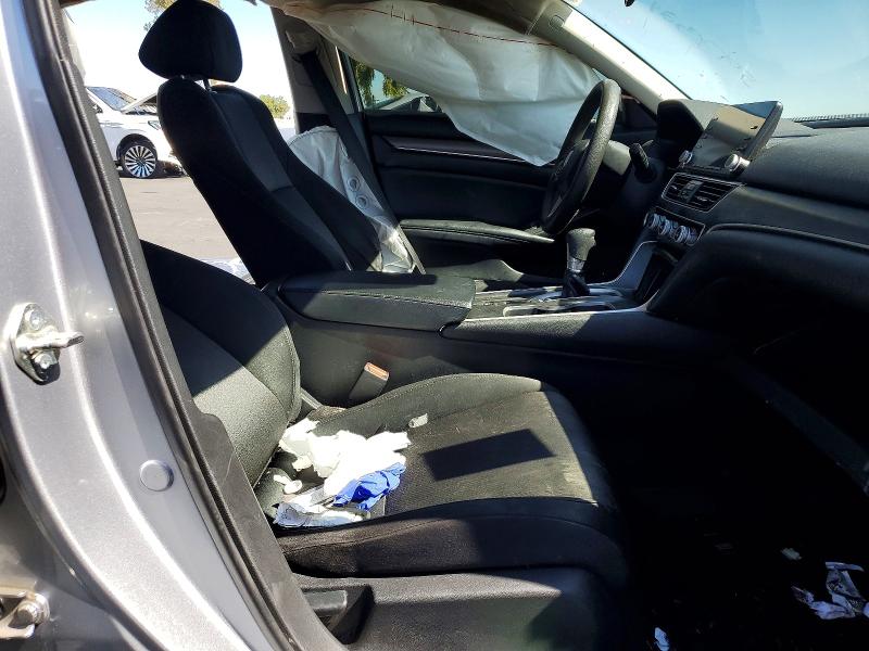 59732456 :رقم المزاد ، 1HGCV1F16JA138532 vin ، 2018 Honda Accord مزاد بيع