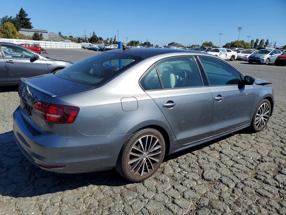 63246206 :رقم المزاد ، 3VWD17AJ8GM401038 vin ، 2016 Volkswagen Jetta مزاد بيع