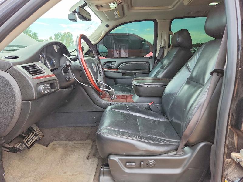 61435196 :رقم المزاد ، 1GYUKCEF0AR229330 vin ، 2010 Cadillac Escalade مزاد بيع