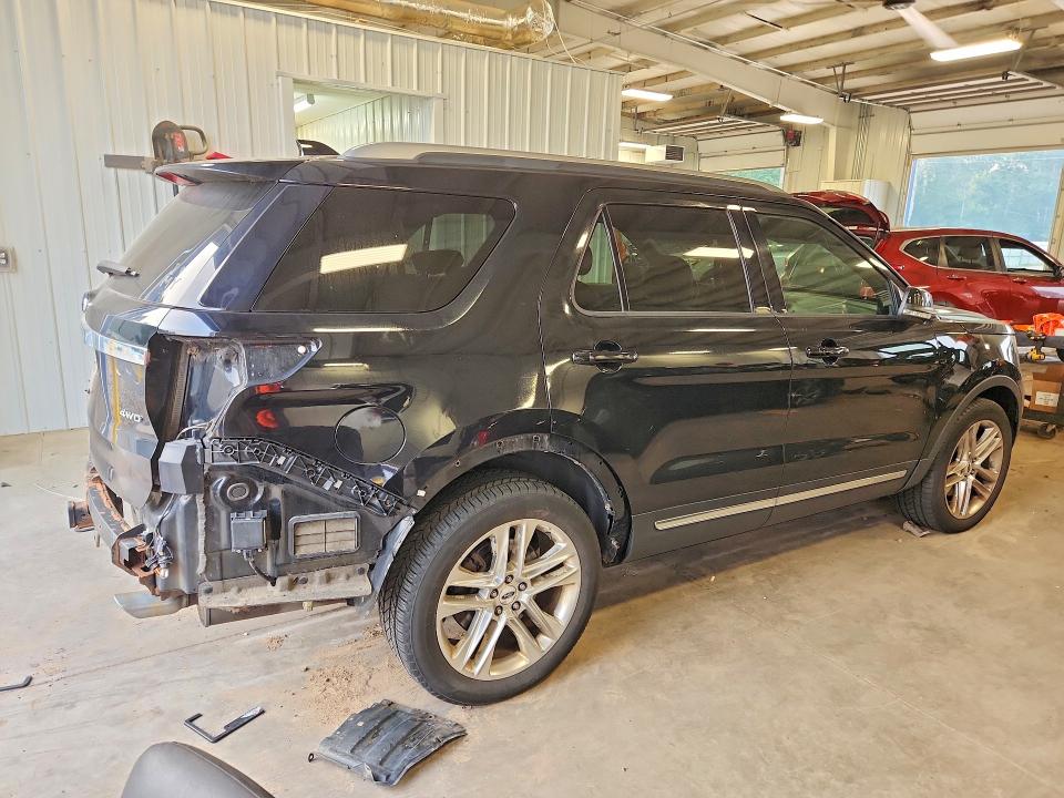 60867796 :رقم المزاد ، 1FM5K8D84HGB63621 vin ، 2017 Ford Explorer مزاد بيع