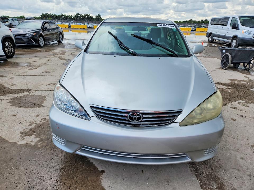 62744436 :رقم المزاد ، 4T1BE32K76U678624 vin ، 2006 Toyota Camry مزاد بيع