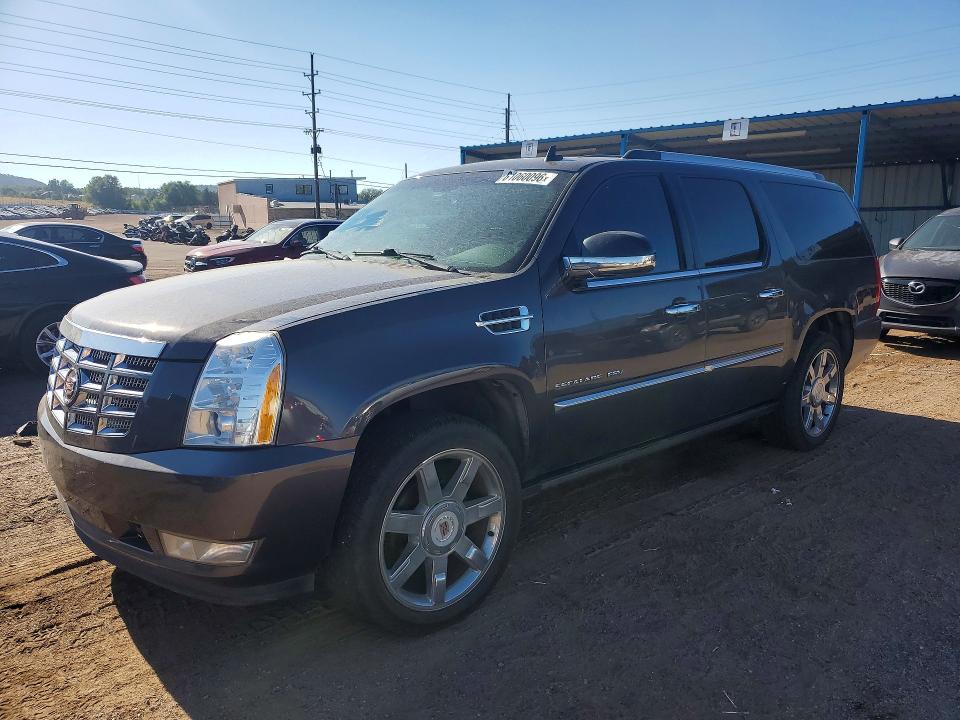 2011 Cadillac Escalade მანქანა იყიდება აუქციონზე, vin: 1GYS4JEF7BR306573, აუქციონის ნომერი: 61060096