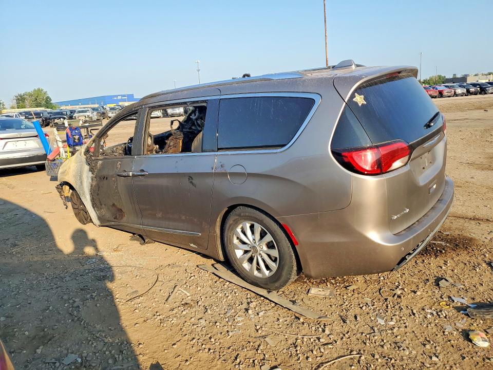 Продажа на аукционе авто 2018 Chrysler Pacifica, vin: 2C4RC1EG8JR187067, номер лота: 63231666
