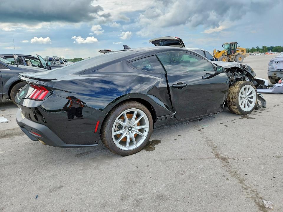 61697296 :رقم المزاد ، 1FA6P8CF3R5417963 vin ، 2024 Ford Mustang مزاد بيع