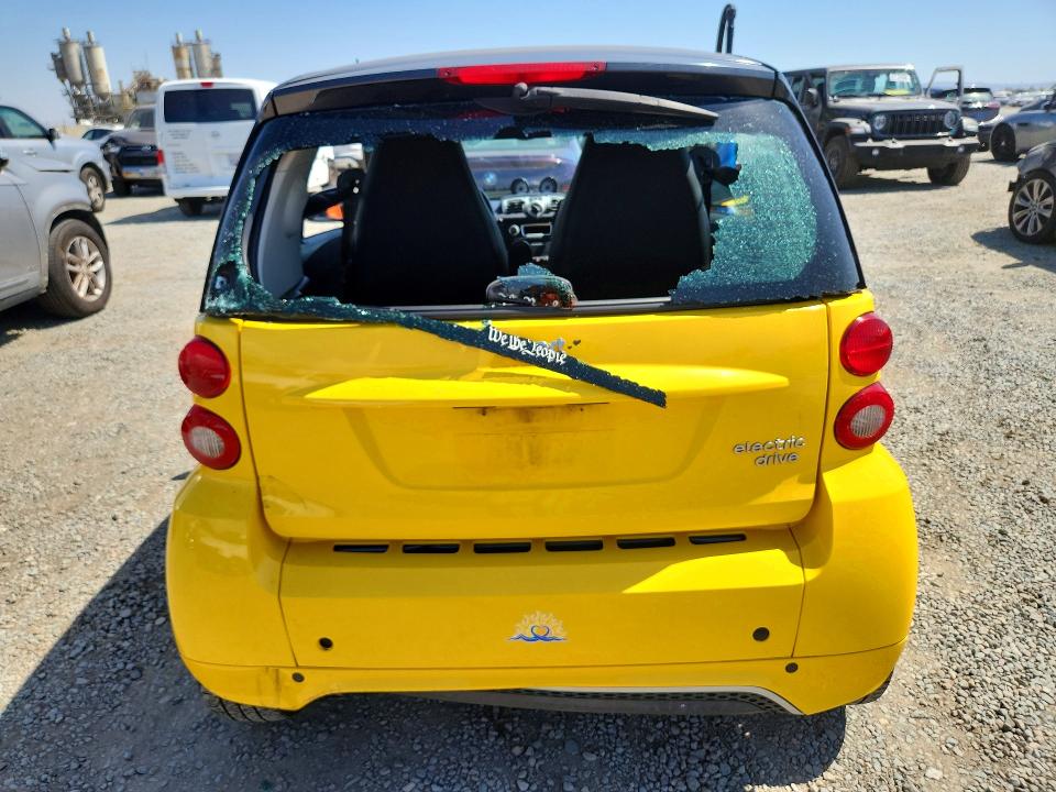 Продаж на аукціоні авто 2015 Smart Fortwo, vin: WMEEJ9AA3FK828900, номер лоту: 61610716