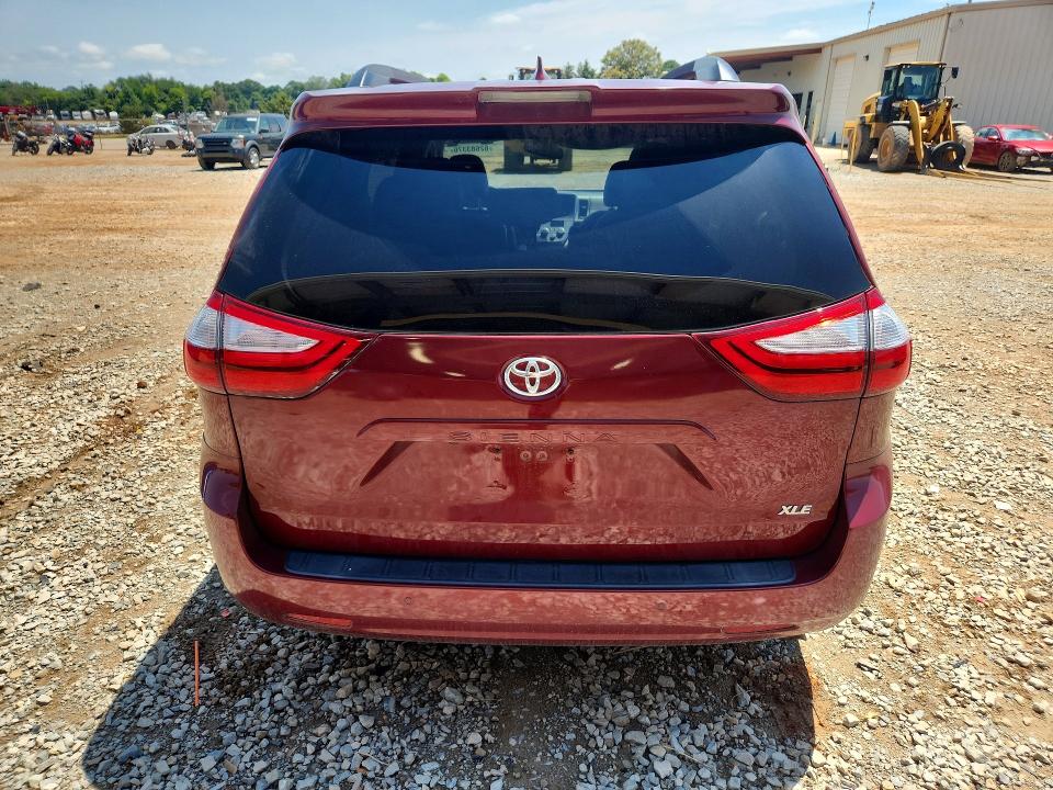 62683376 :رقم المزاد ، 5TDYZ3DC8KS989602 vin ، 2019 Toyota Sienna مزاد بيع