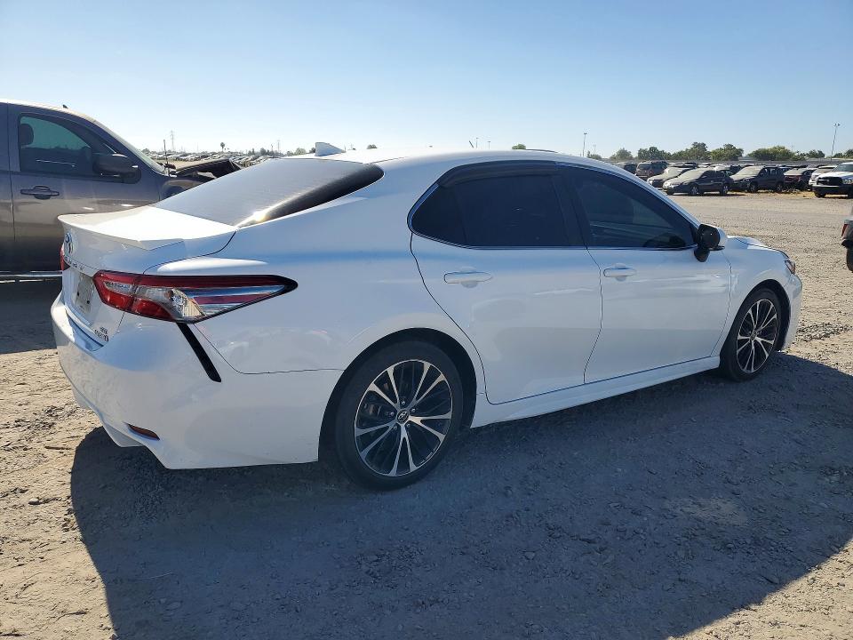 2019 Toyota Camry Hybrid მანქანა იყიდება აუქციონზე, vin: 4T1B21HK8KU520890, აუქციონის ნომერი: 60276616
