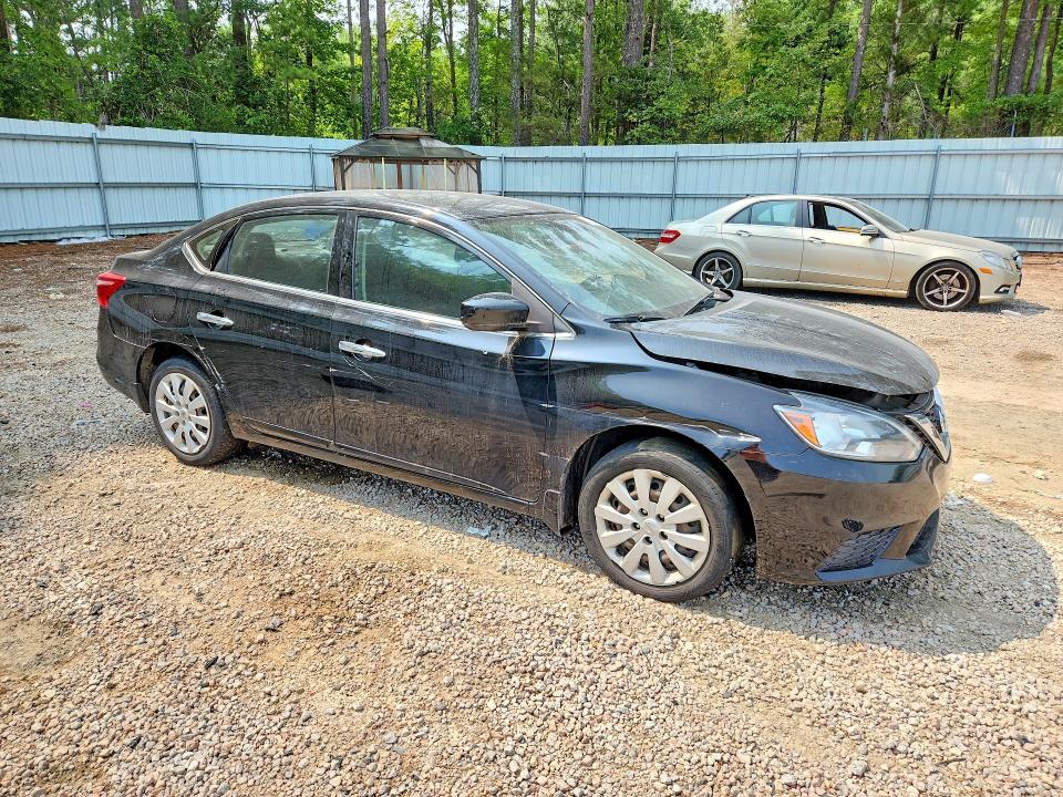 Продаж на аукціоні авто 2018 Nissan Sentra, vin: 3N1AB7AP7JY318582, номер лоту: 61135096