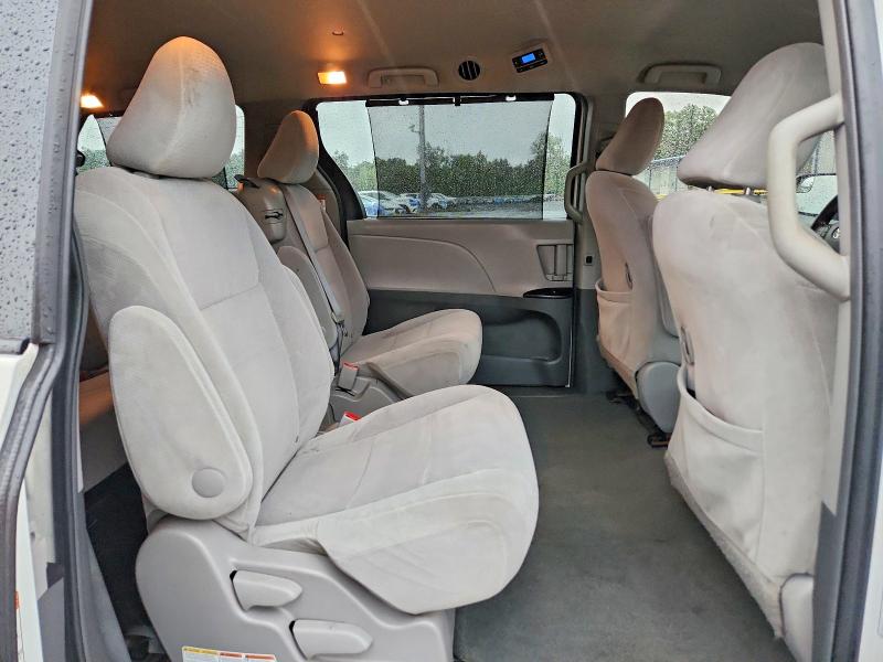 2015 Toyota Sienna მანქანა იყიდება აუქციონზე, vin: 5TDKK3DC4FS571943, აუქციონის ნომერი: 61899216