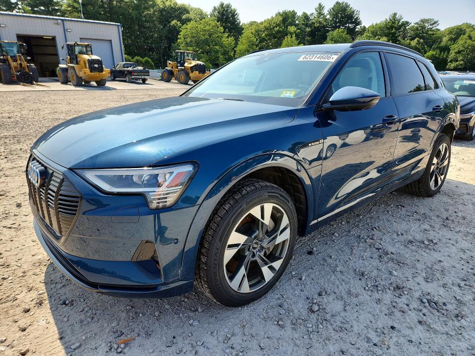 62314606 :رقم المزاد ، WA1AAAGE8MB038315 vin ، 2021 Audi E-tron مزاد بيع